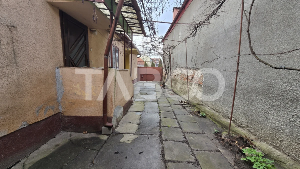 Casa individuala de vanzare cu teren de 320 mp in zona Lupeni Sibiu - 3