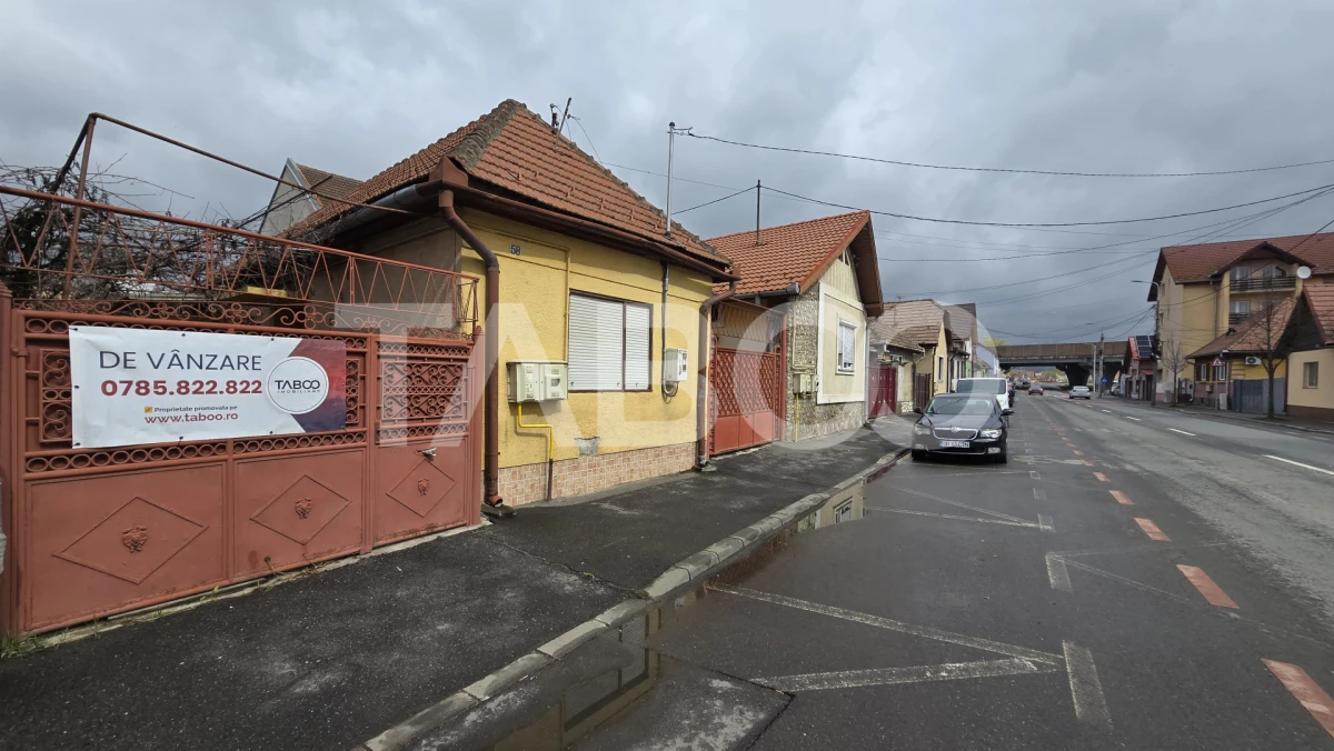 Casa individuala de vanzare cu teren de 320 mp in zona Lupeni Sibiu - 1
