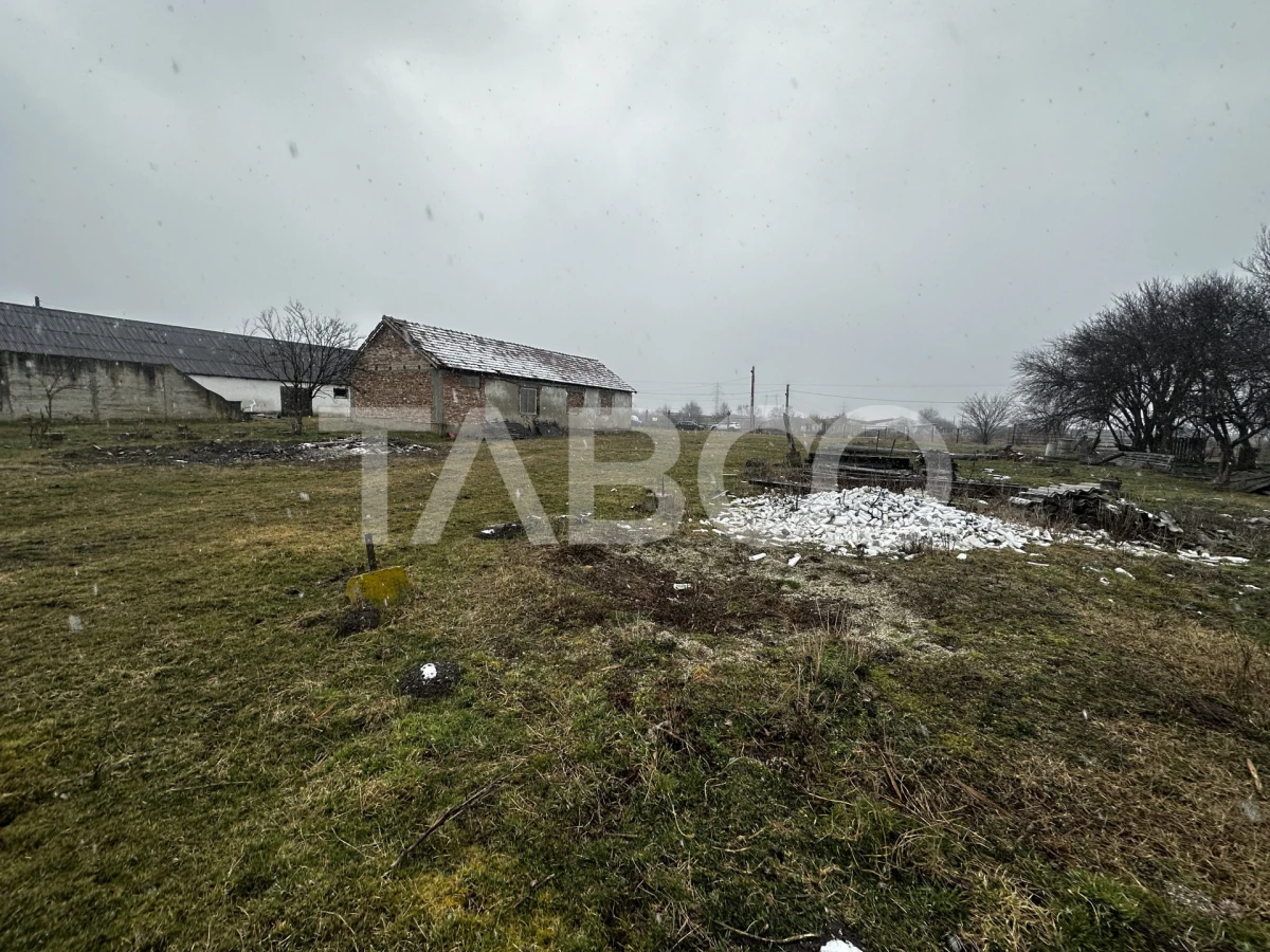 Teren de vanzare 8380 mp cu anexa de 1538 mp in Mohu - 3