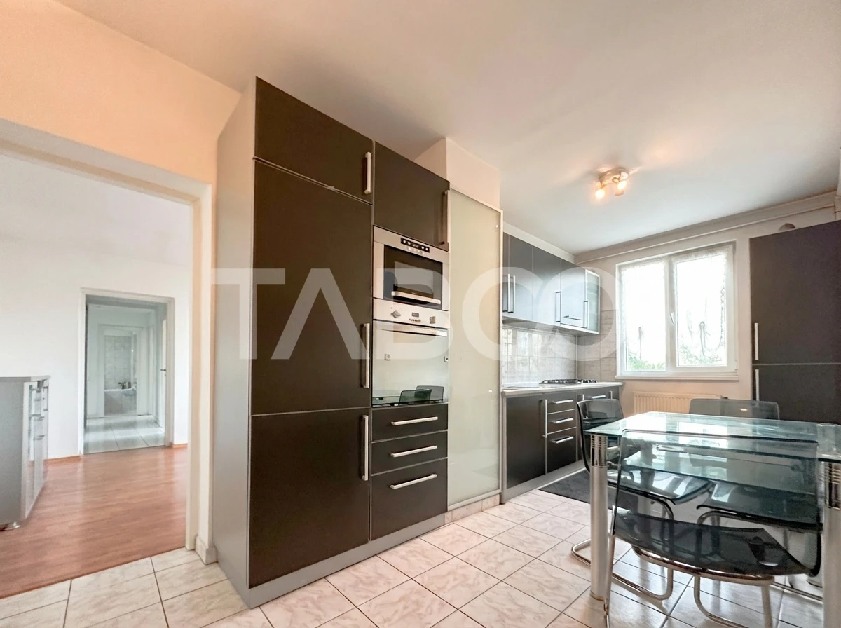 De vanzare apartament cu 4 camere mobilat in zona Stadion Corvinul - 4