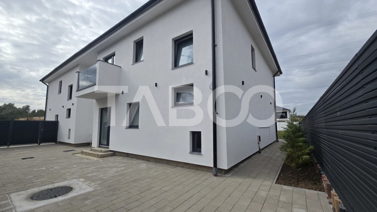 Casa de vanzare 380mp teren liber 4 camere 2 parcari Selimbar - 1