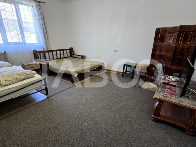 Casa individuala de vanzare 3 camere 2 bai garaj Piata Cluj