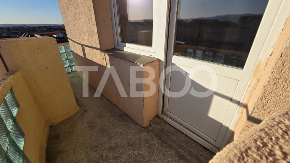Apartament de vanzare 3 camere 2 bai balcon in bloc cu lift Terezian - 10