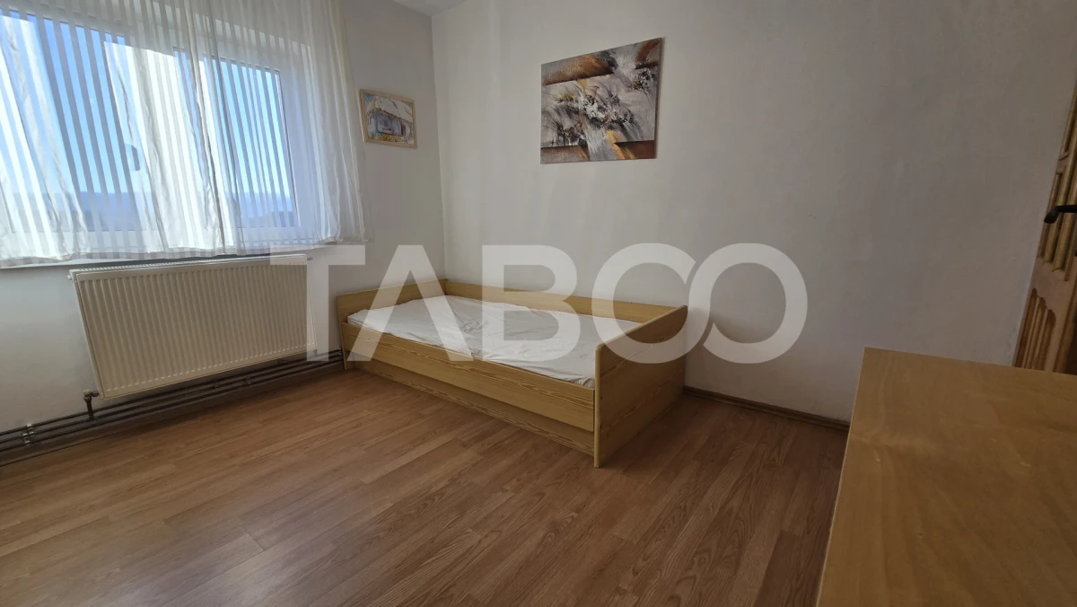 Apartament de vanzare 3 camere 2 bai balcon in bloc cu lift Terezian - 5