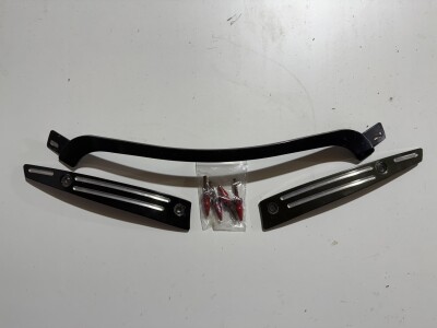 Set ornament prindere parbriz cu suruburi Harley Davidson Road Glide