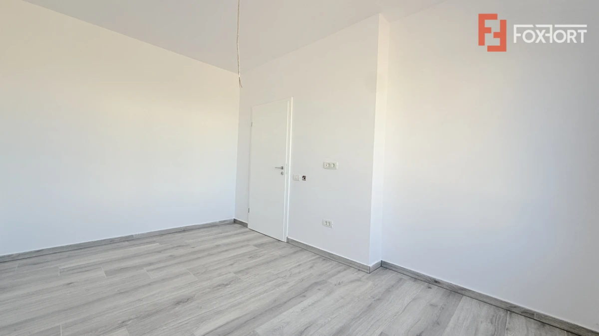 Duplex cu 5 camere de 128 mp utili si teren de 370 mp, zona Giarmata Vii - 5