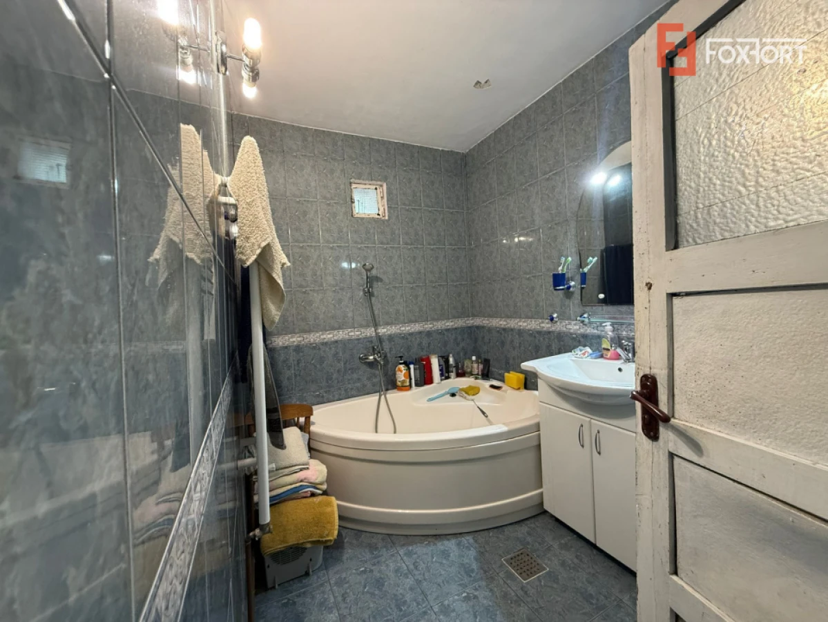 Casa individuala cu 6 camere si teren de 850 mp de vanzare - zona Modern - 10