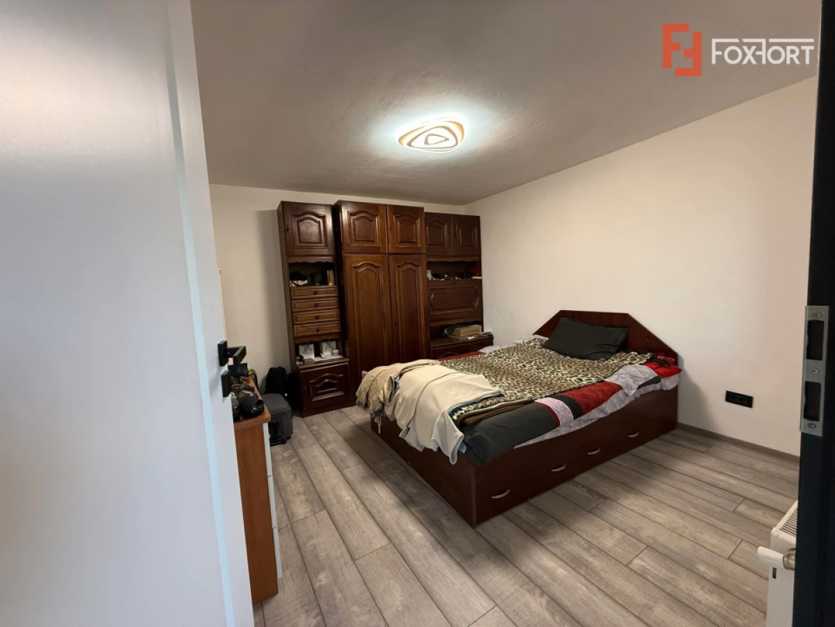 Casa individuala cu 6 camere si teren de 850 mp de vanzare - zona Modern - 8