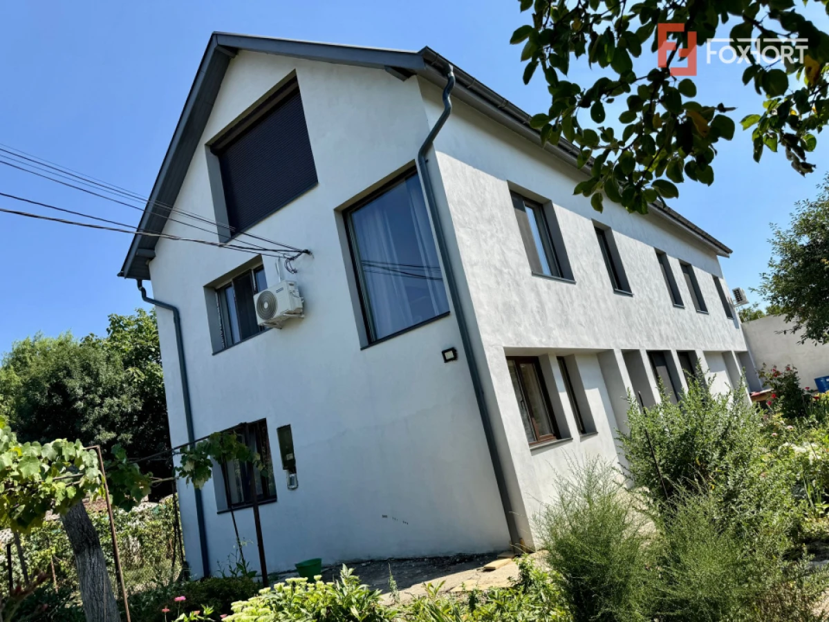 Casa individuala cu 6 camere si teren de 850 mp de vanzare - zona Modern - 1