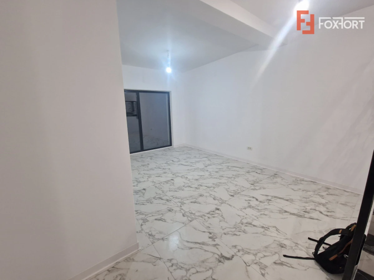 Duplex de vanzare cu 3 camere si teren de 309 mp - Recas - 2