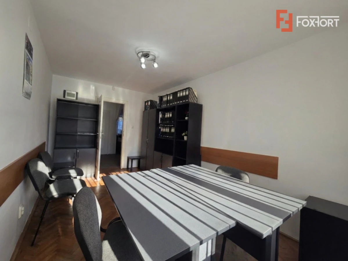 Apartament 2 camere de vanzare in Arad, Strada Praporgescu, locuinta / birou - 8