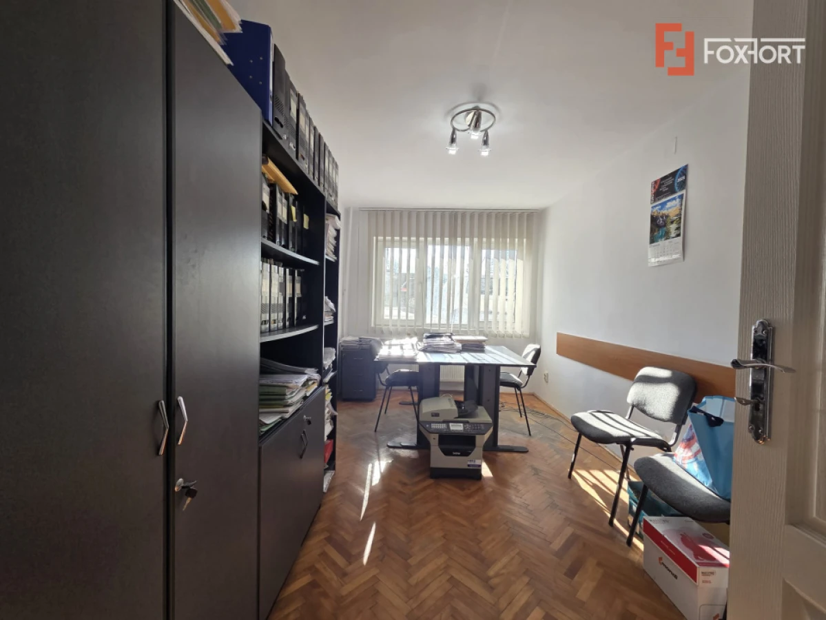 Apartament 2 camere de vanzare in Arad, Strada Praporgescu, locuinta / birou - 6