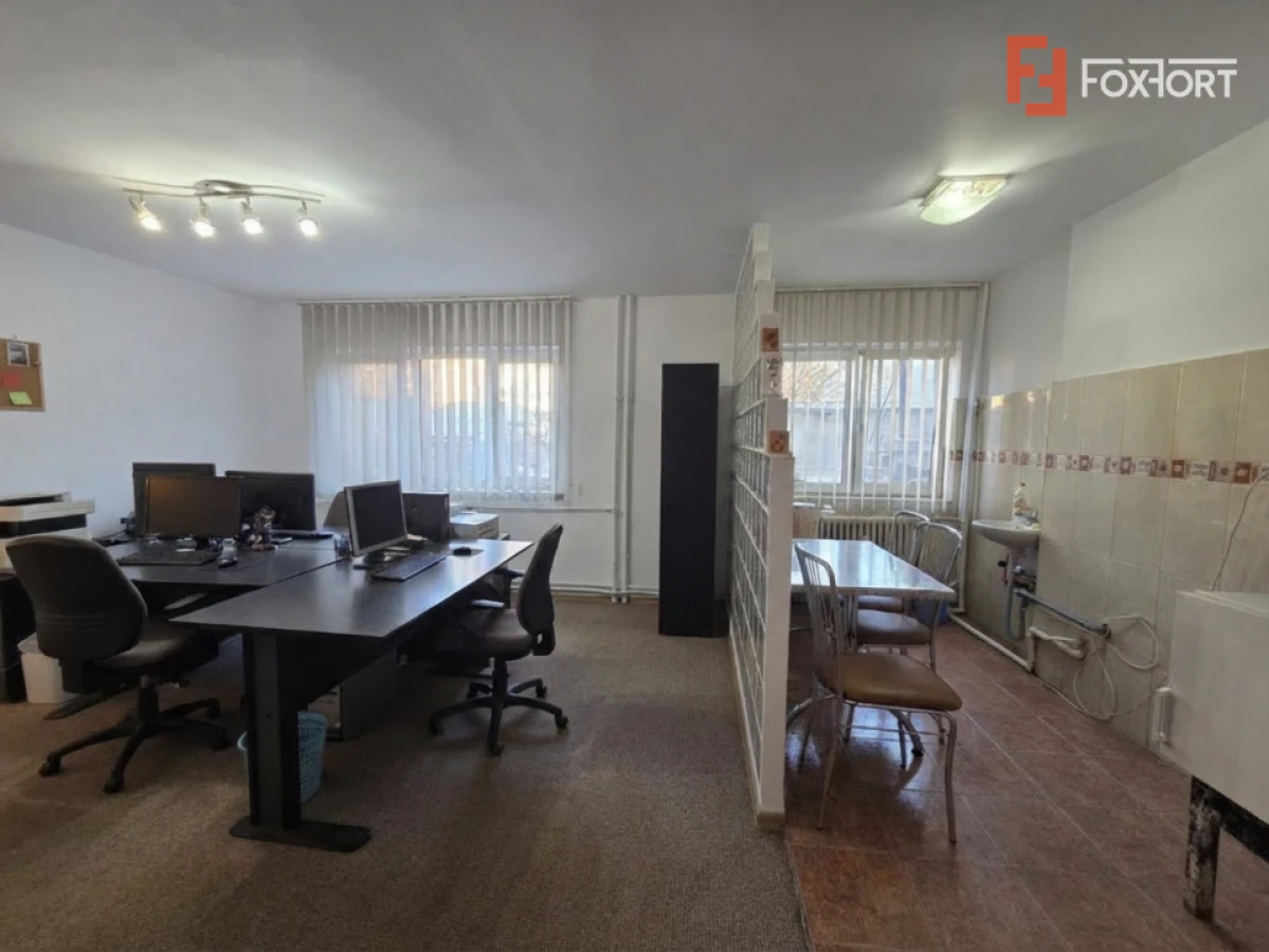 Apartament 2 camere de vanzare in Arad, Strada Praporgescu, locuinta / birou - 2