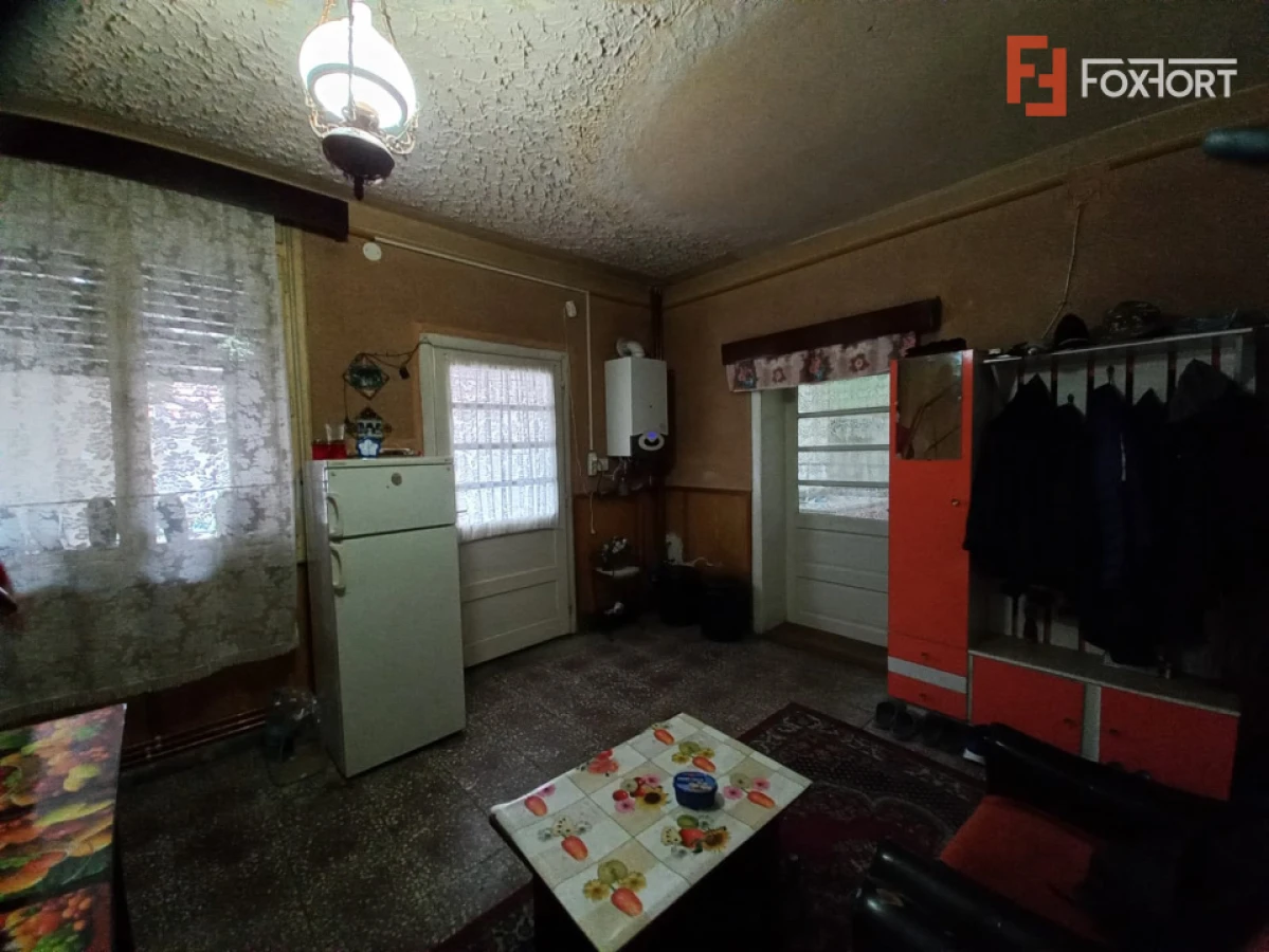 Casa individuala spatioasa cu 6 camere - Ghiroda - 1