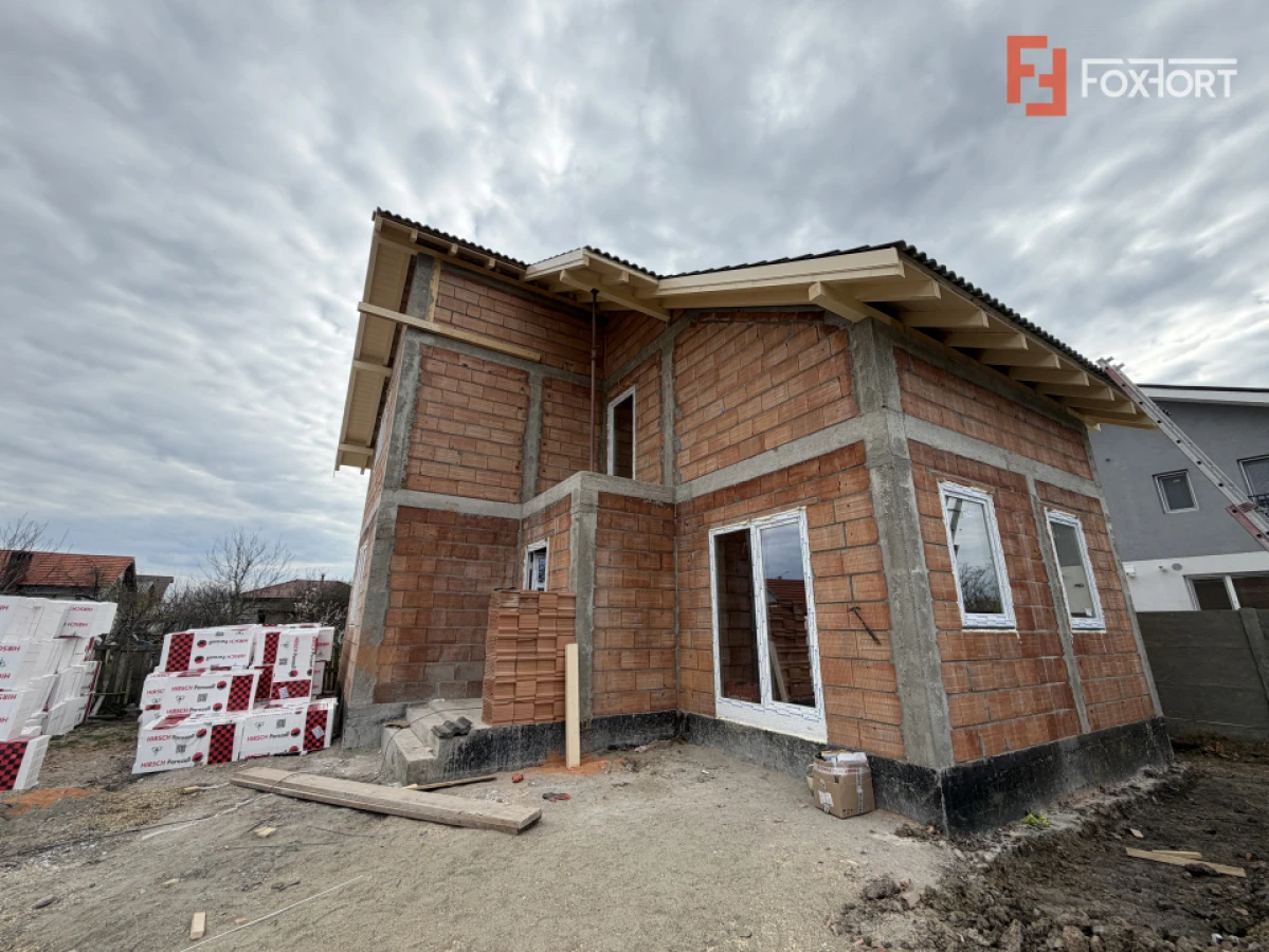 Casa individuala 4 camere, cu toate utilitatile - Sanandrei - 1