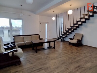 Casa individuala, cu 7 camere, de vanzare in Sacalaz
