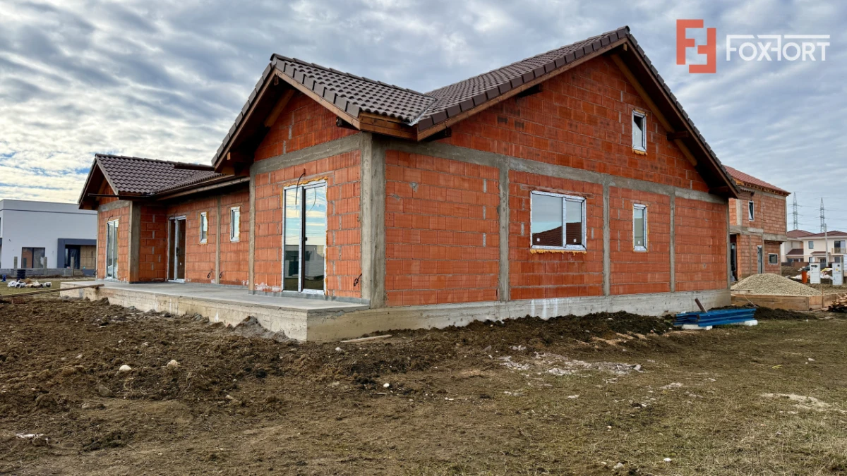 Duplex de vanzare, 4 camere in spate la Castel - Mosnita Noua - 1