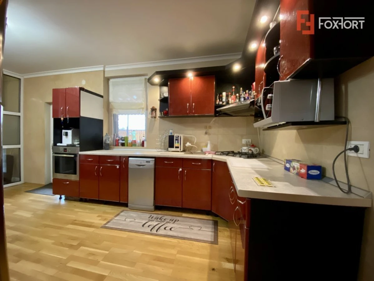 Casa cu 6 camere de vanzare in localitatea Sanandrei, zona Centrala - 4