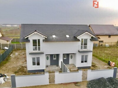 Duplex Mosnita, 4 camere, 2 bai - Toate utilitatile