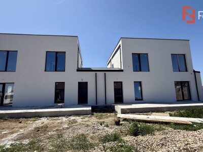 Duplex cu 5 camere, teren de 365 mp - Sanandrei