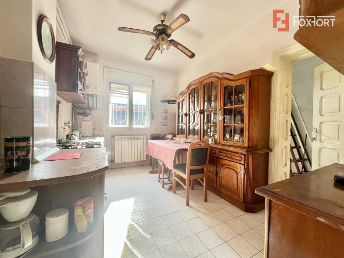 Casa individuala de vanzare cu 3 camere si teren de 510 mp, zona Telegrafului - 9