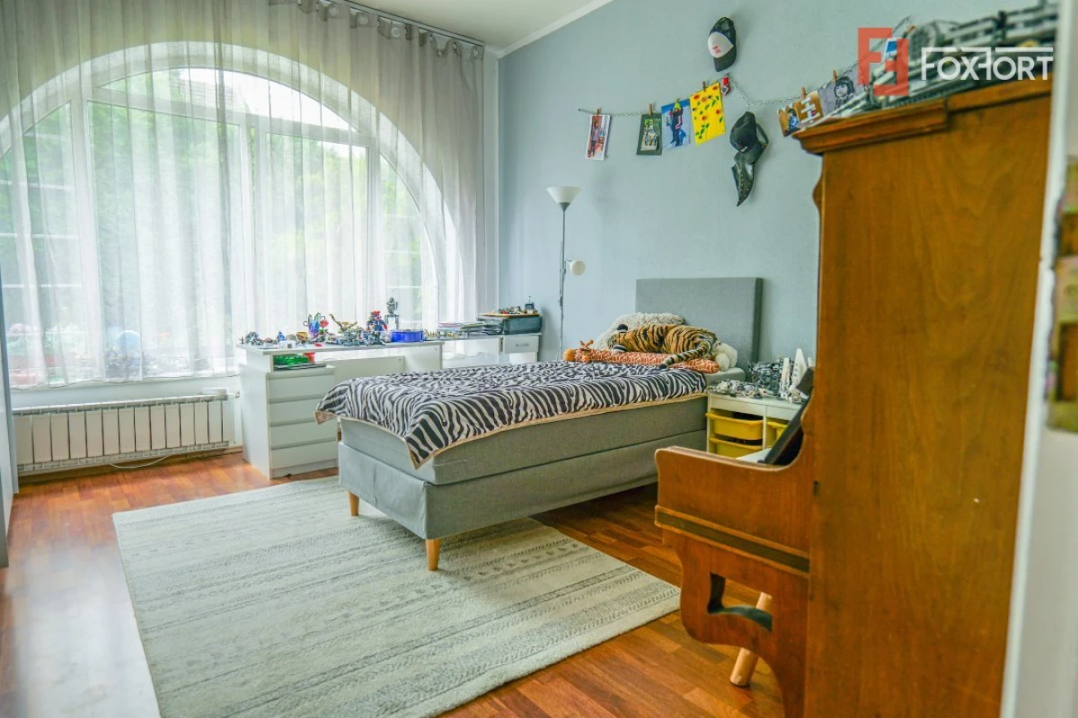 Casa individuala cu teren 1702 mp - ID V4657 - 2