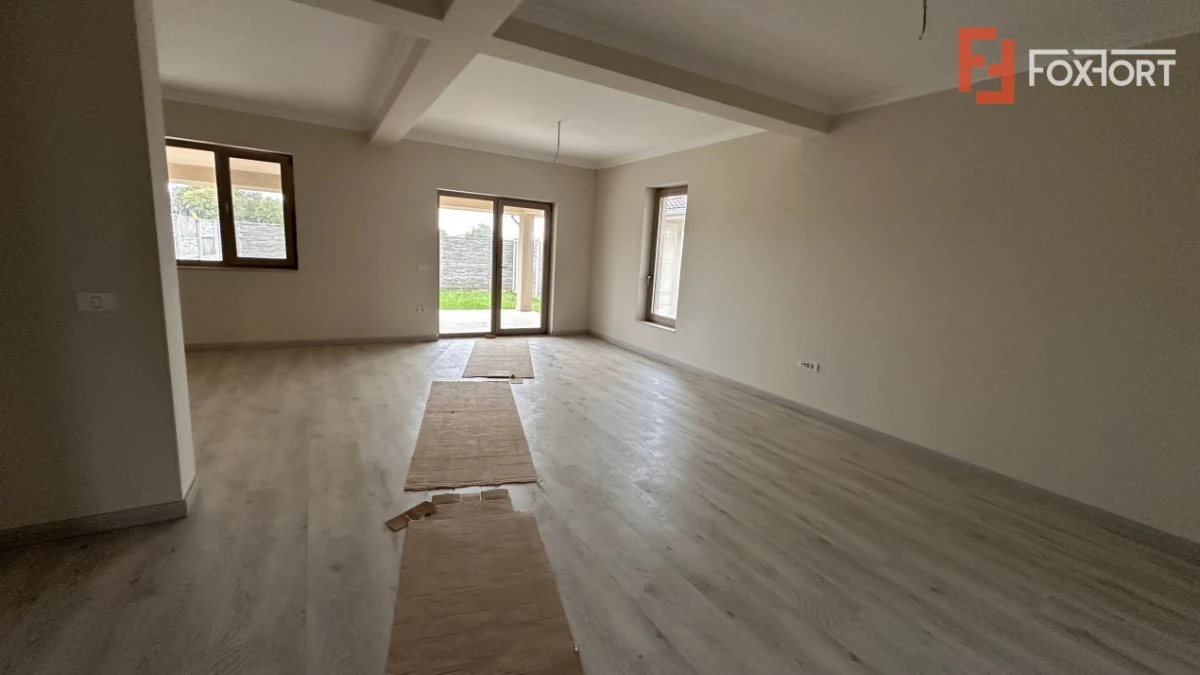Duplex de vanzare cu 5 camere, despartit prin garaj, zona Giroc - 2