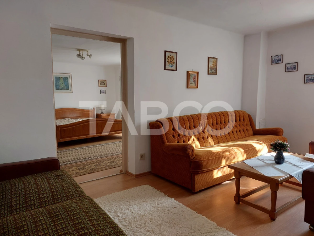 Casa de vanzare cu 2 apartamente separate si teren 500 mp Cisnadioara - 5