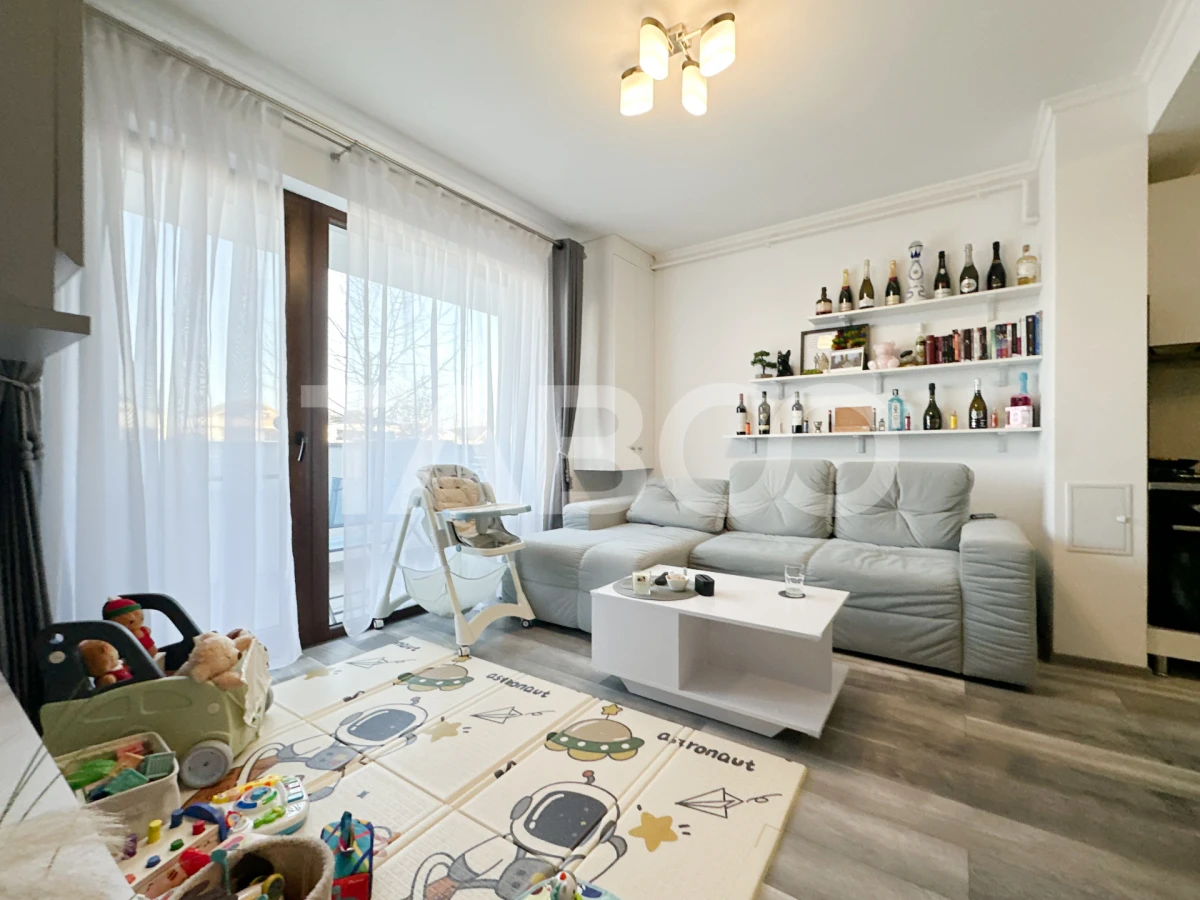 De vanzare apartament 2 camere la cheie in cartier Europa si garaj - 1