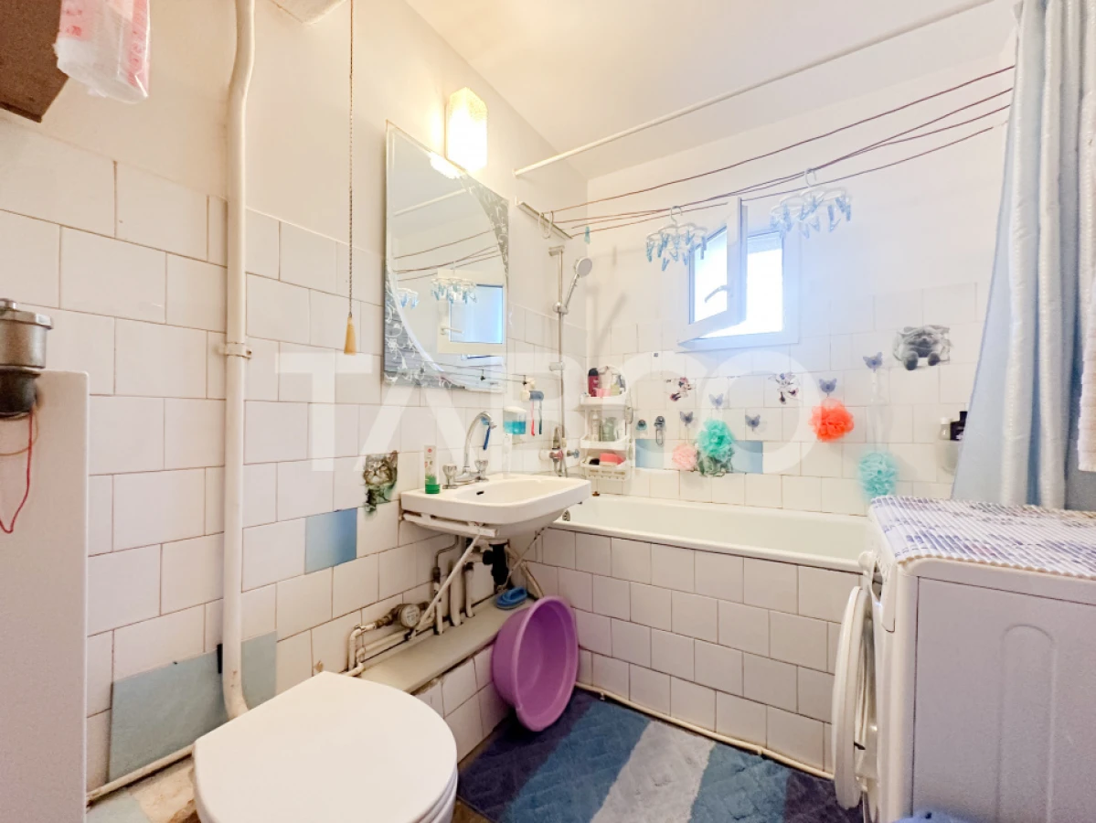 Vanzare apartament 2 camere etaj 1 decomandate cartierul Intre Lacuri - 3