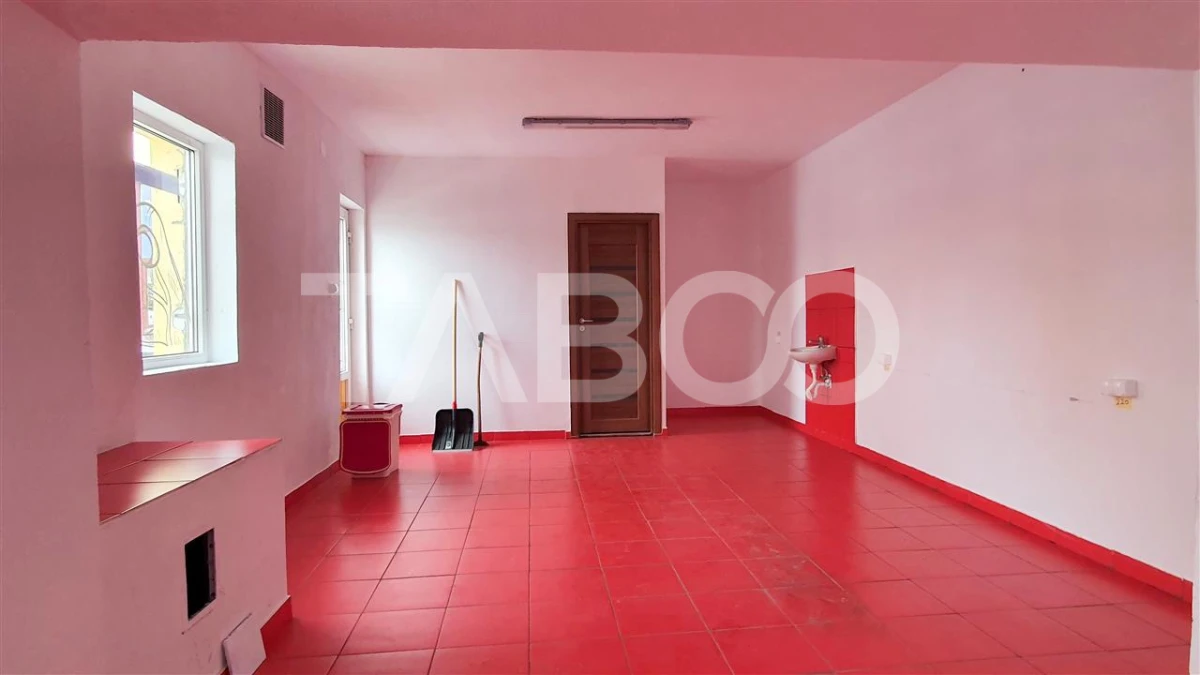 Spatiu comercial 42mpu de vanzare renovat zona Orasul de Jos Sibiu - 3