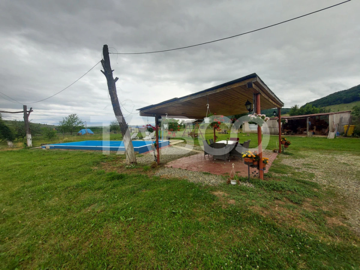 COMISION 0 - Casa cu 4000 mp teren piscina zona retrasa in Casolt - 6