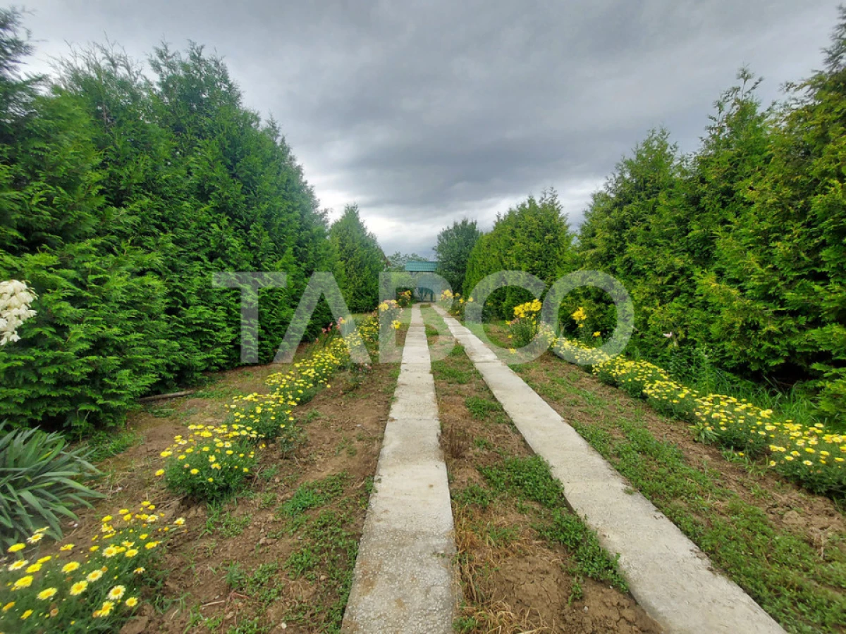 COMISION 0 - Casa cu 4000 mp teren piscina zona retrasa in Casolt - 5