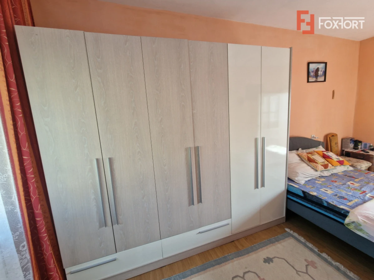 Casa individuala de vanzare cu 4 camere si teren de 800 mp - Recas - 1