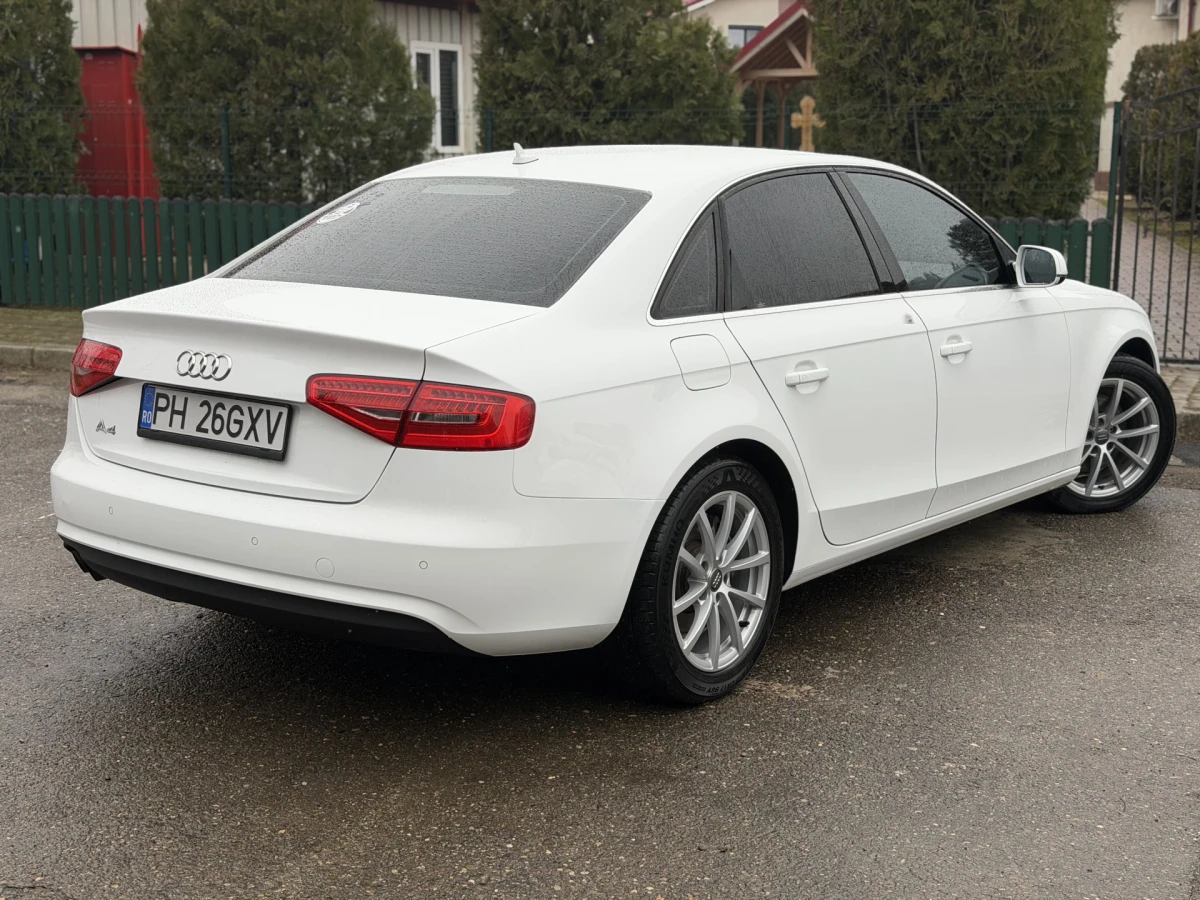 Audi A4 2.0 Diesel S- Line - Facelift - 5