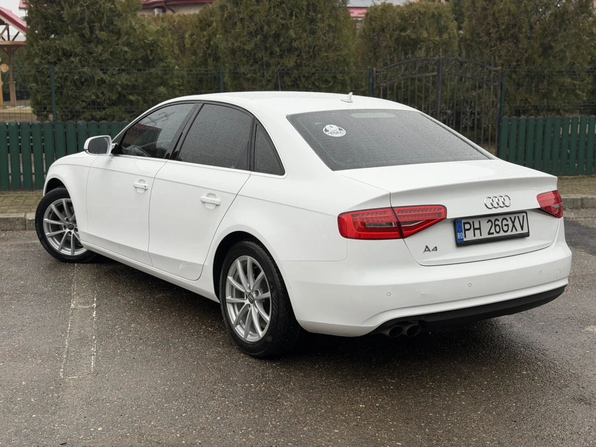 Audi A4 2.0 Diesel S- Line - Facelift - 6