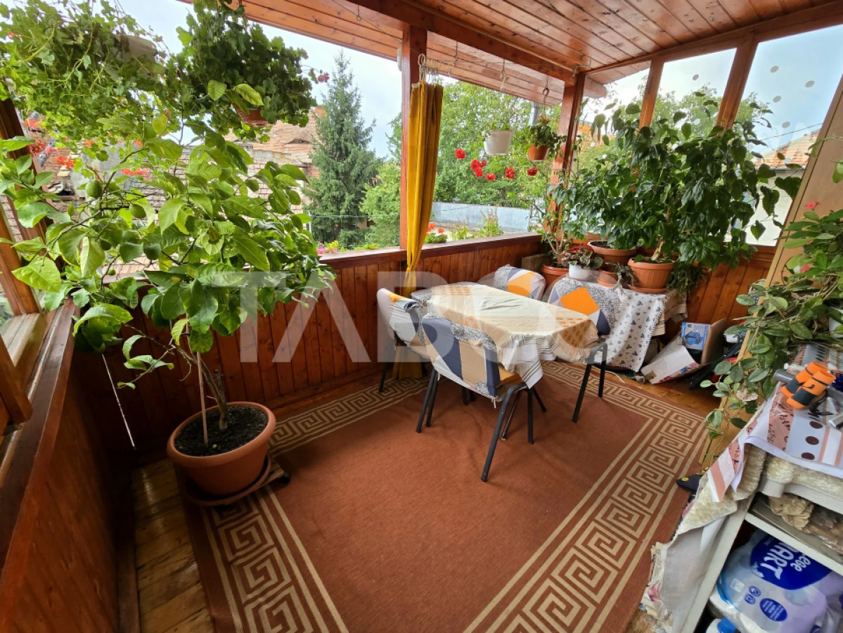 Apartament decomandat 4 camere 130mpu pivnita acces auto Orasul de Jos - 3