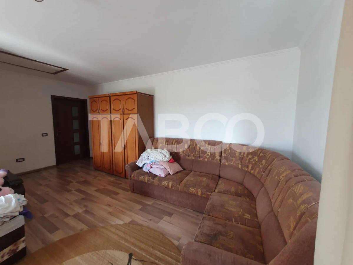 Casa 5 camere 3 bai 2 terase garaj magazie de vanzare 180 mp utili - 10