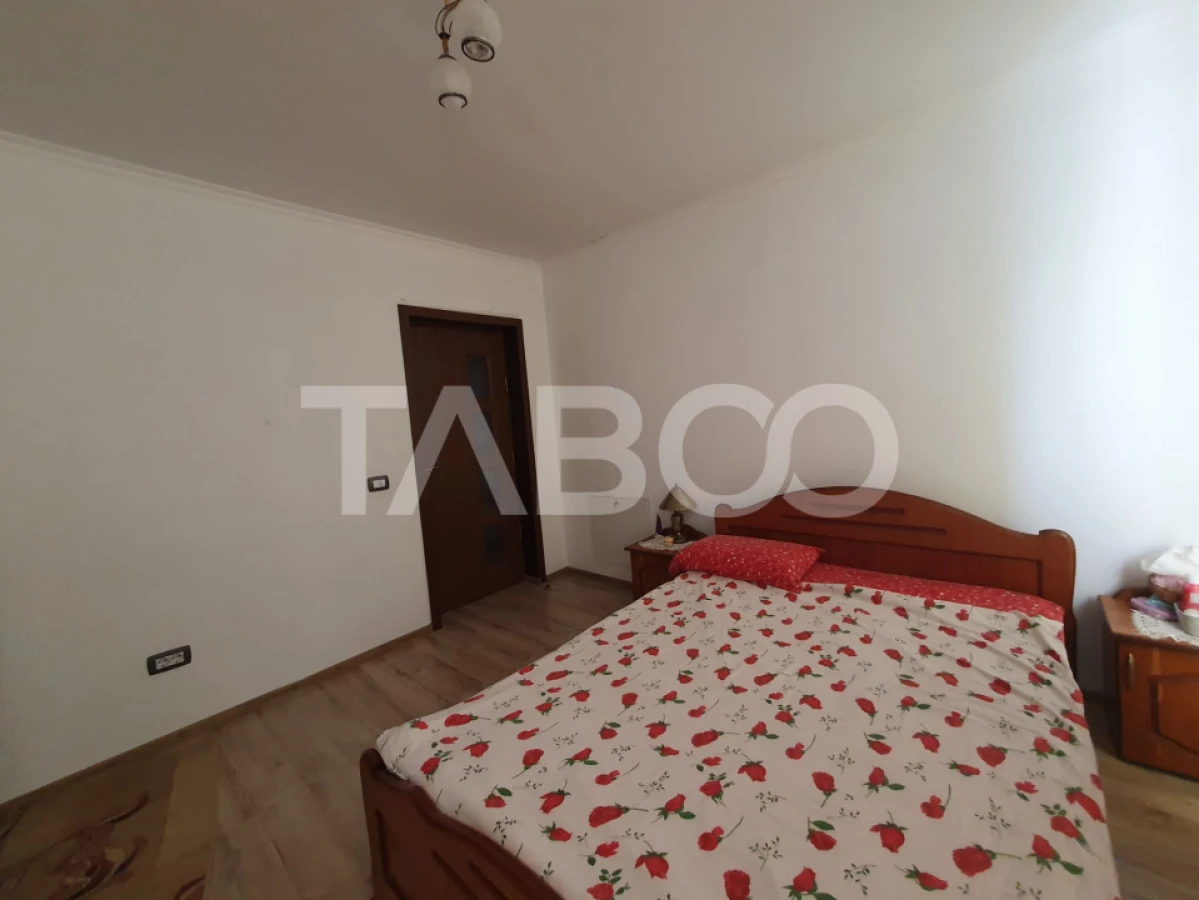 Casa 5 camere 3 bai 2 terase garaj magazie de vanzare 180 mp utili - 7