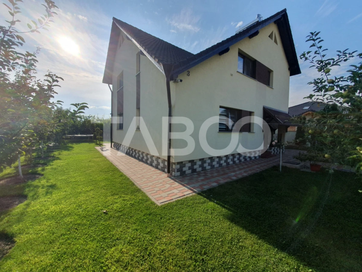 Casa 5 camere 3 bai 2 terase garaj magazie de vanzare 180 mp utili - 2