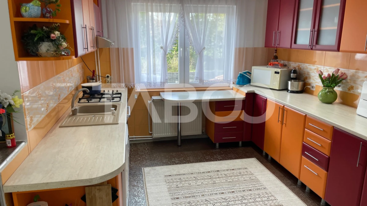 Casa individuala 240 mp cu teren generos de 1.200 mp in Talmaciu - 6