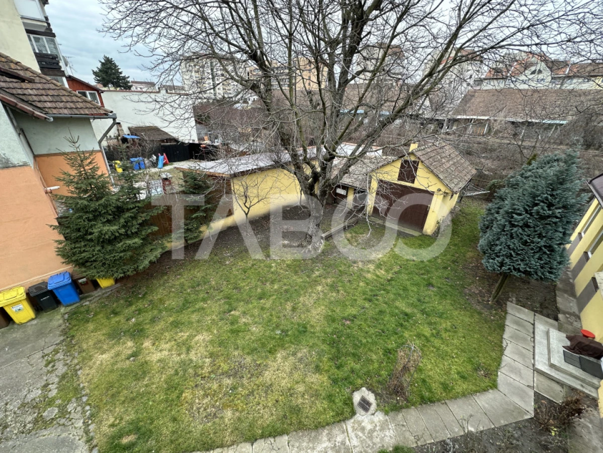 Casa 2 corpuri P+M si P+1 spatiu comercial 70 mpu la strada 2 garaje - 3