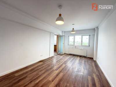 Apartament 4 camere, complet renovat de vanzare in zona Sagului