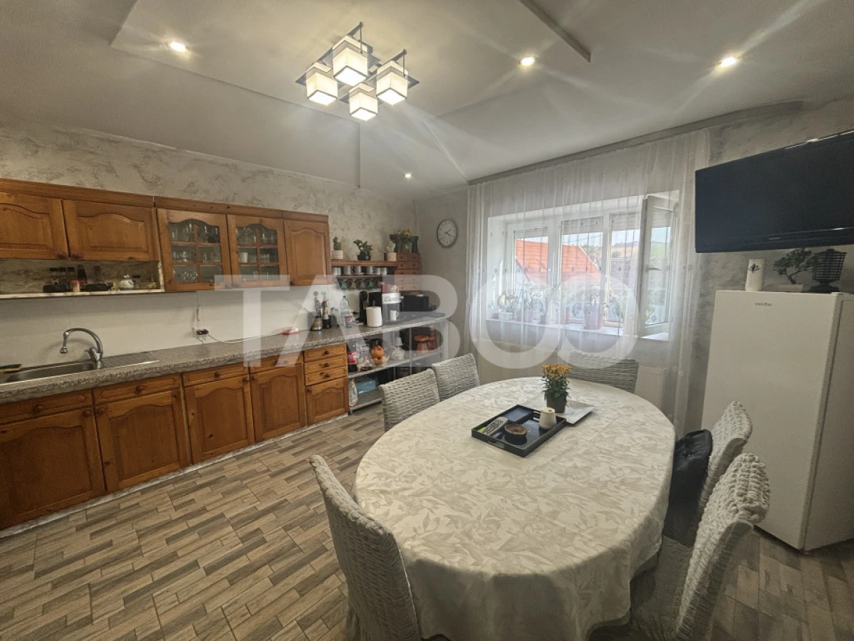 Casa individuala de vanzare cu 470 mp teren zona linistita Sura Mare - 9