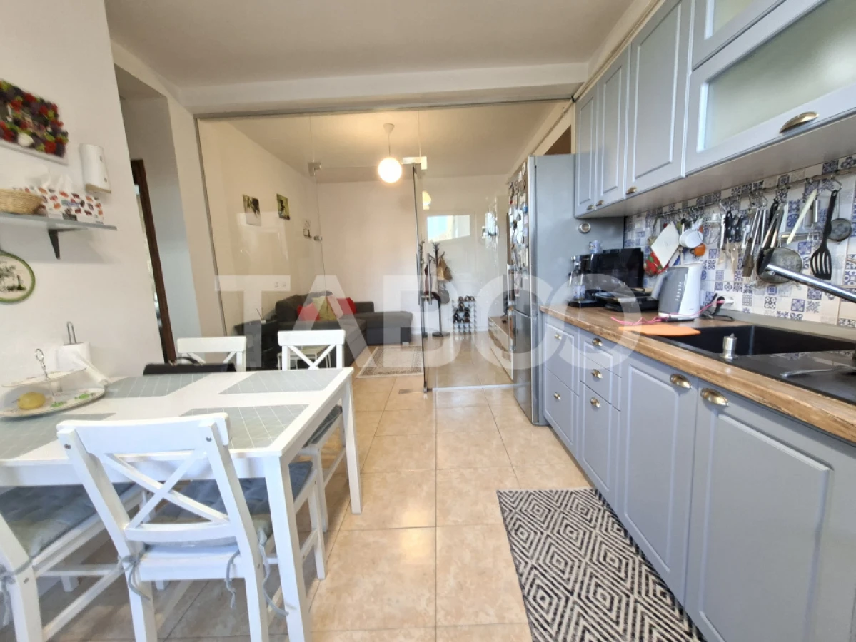Apartament de vanzare 3 camere decomandate gradina Calea Surii Mici - 5