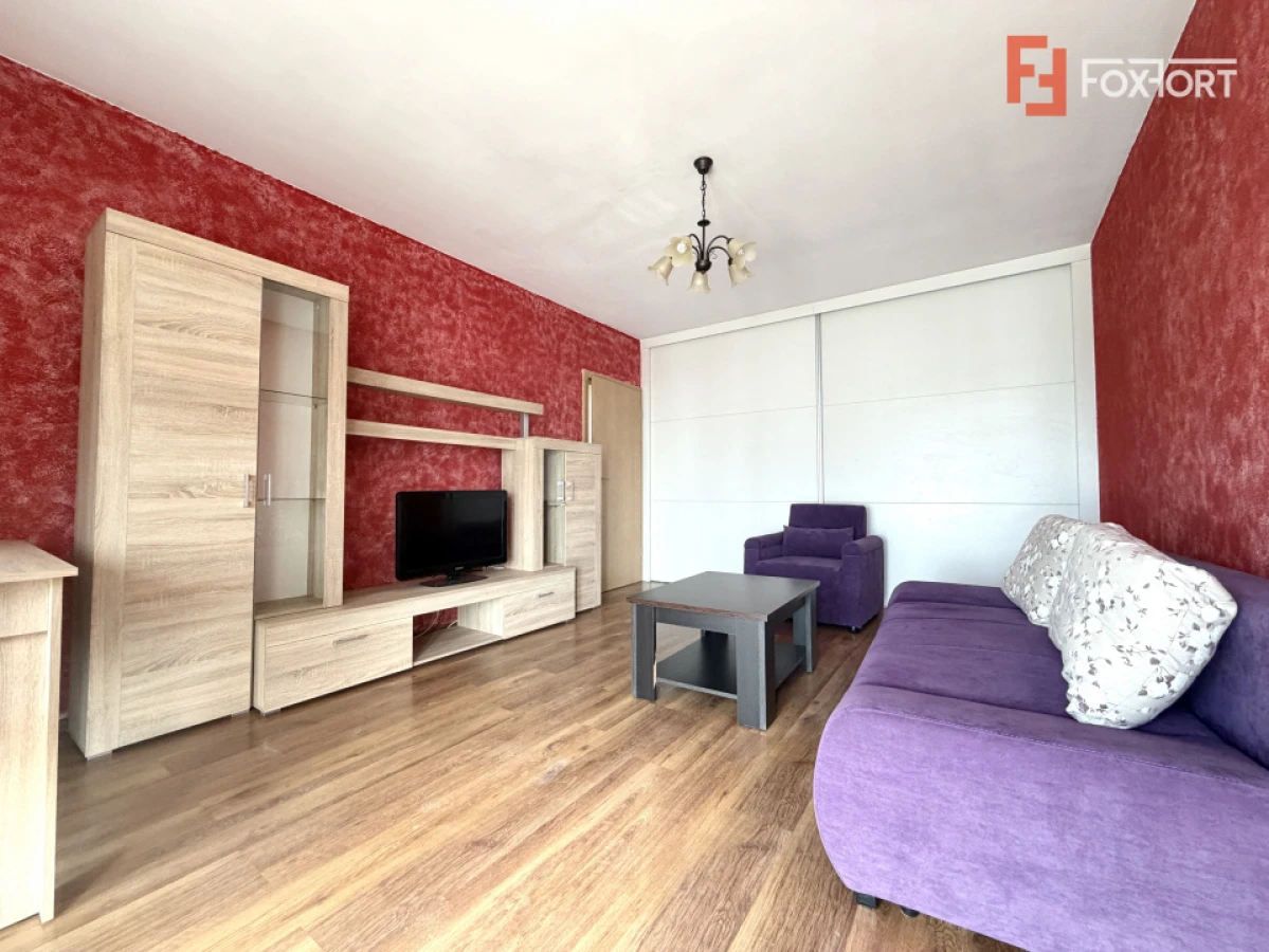 Apartament cu 2 camere mobilat si balcon generos - zona Aradului - 1