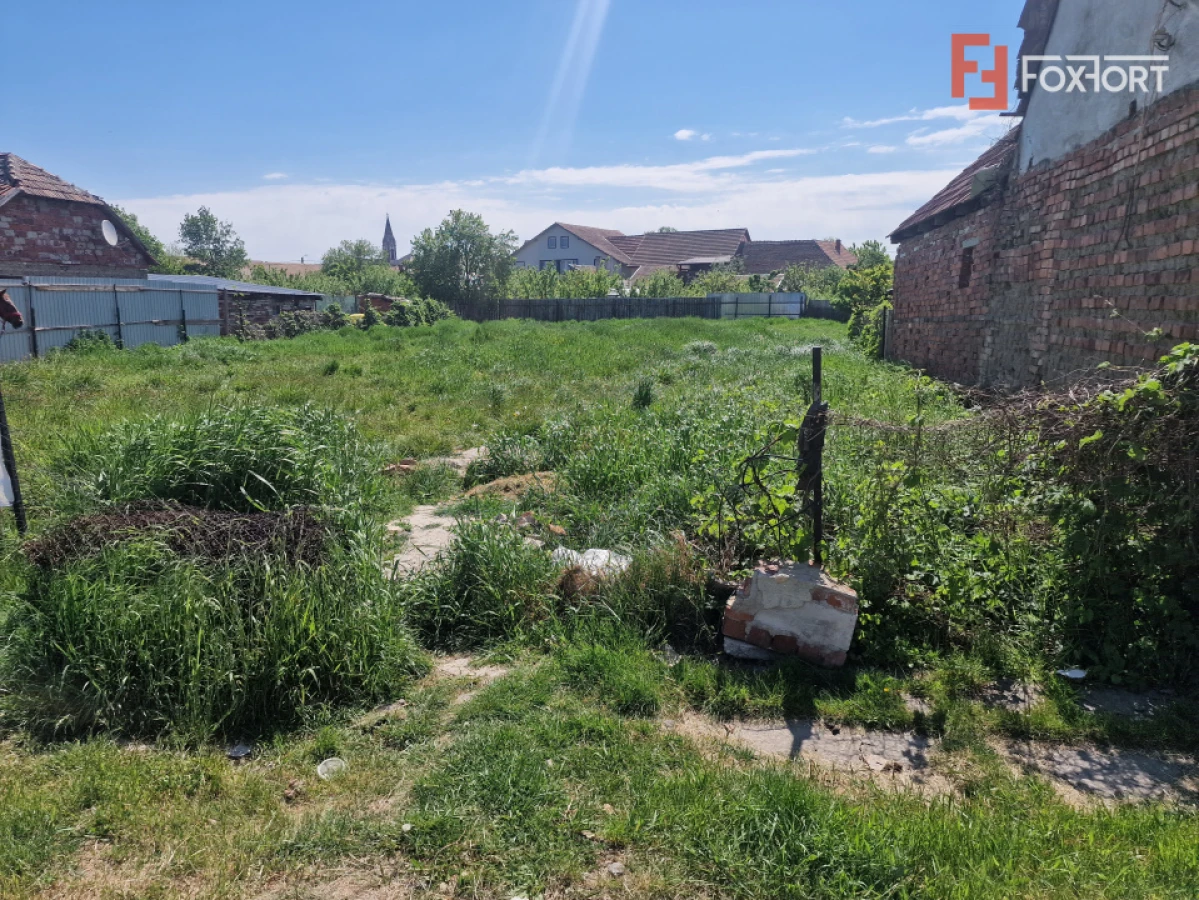 Teren intravilan de vanzare 601 mp in Recas, zona centrala - 2
