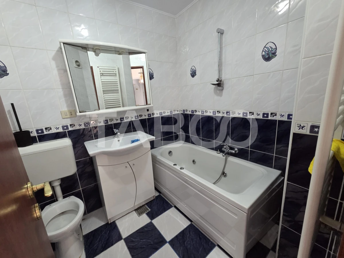 Apartament de vanzare 4 camere decomandat 80 mp utili zona 1 Decembrie - 9