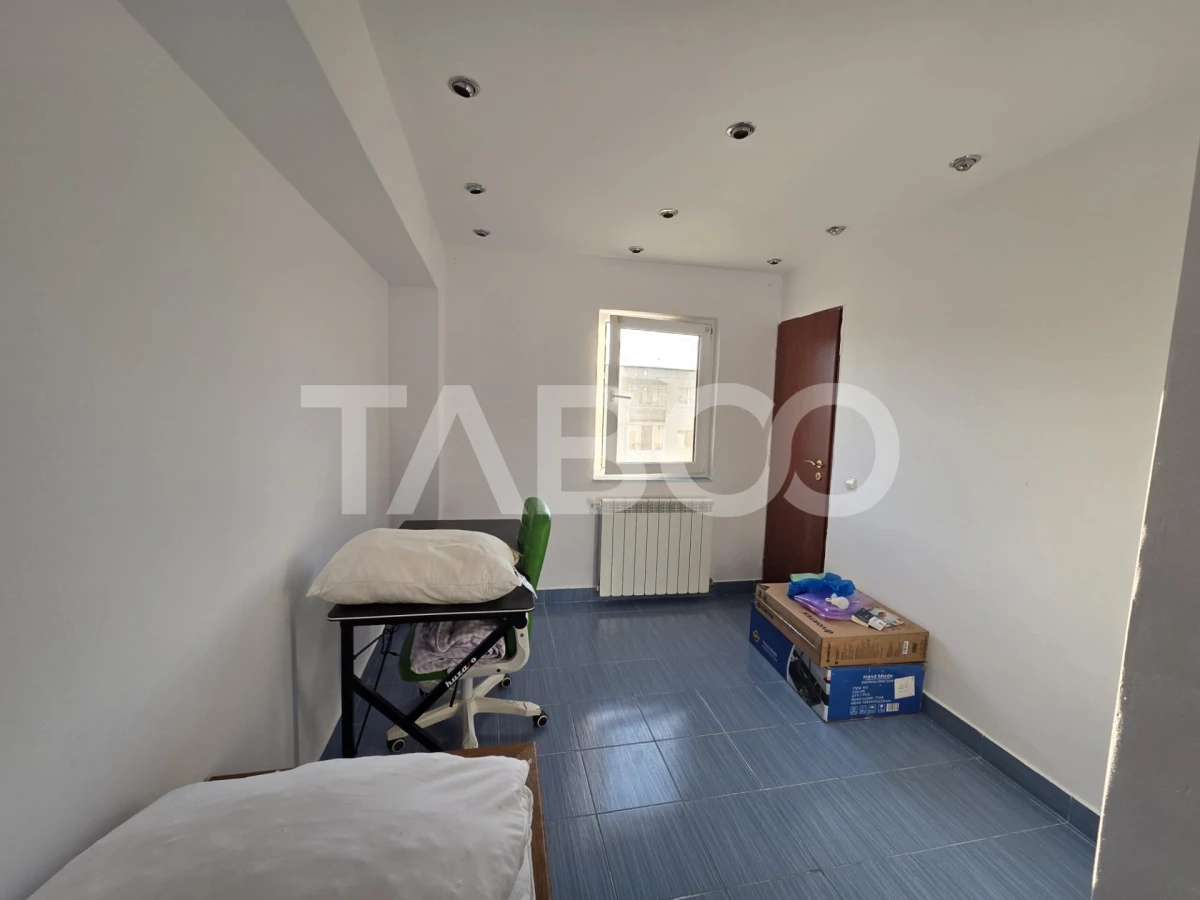 Apartament de vanzare 4 camere decomandat 80 mp utili zona 1 Decembrie - 6
