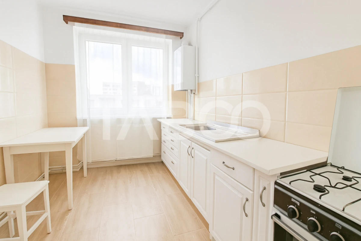Apartament de vanzare zona Dioda cu 3 camere si balcon - 10